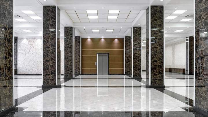 Ascenseur situé dans un hall de luxe Paris