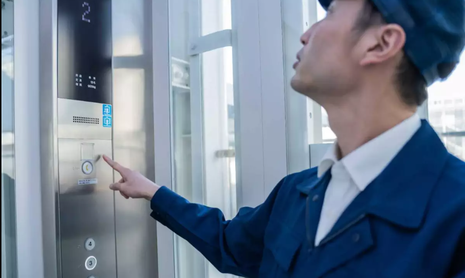 Mise en conformité ascenseur, Puteaux